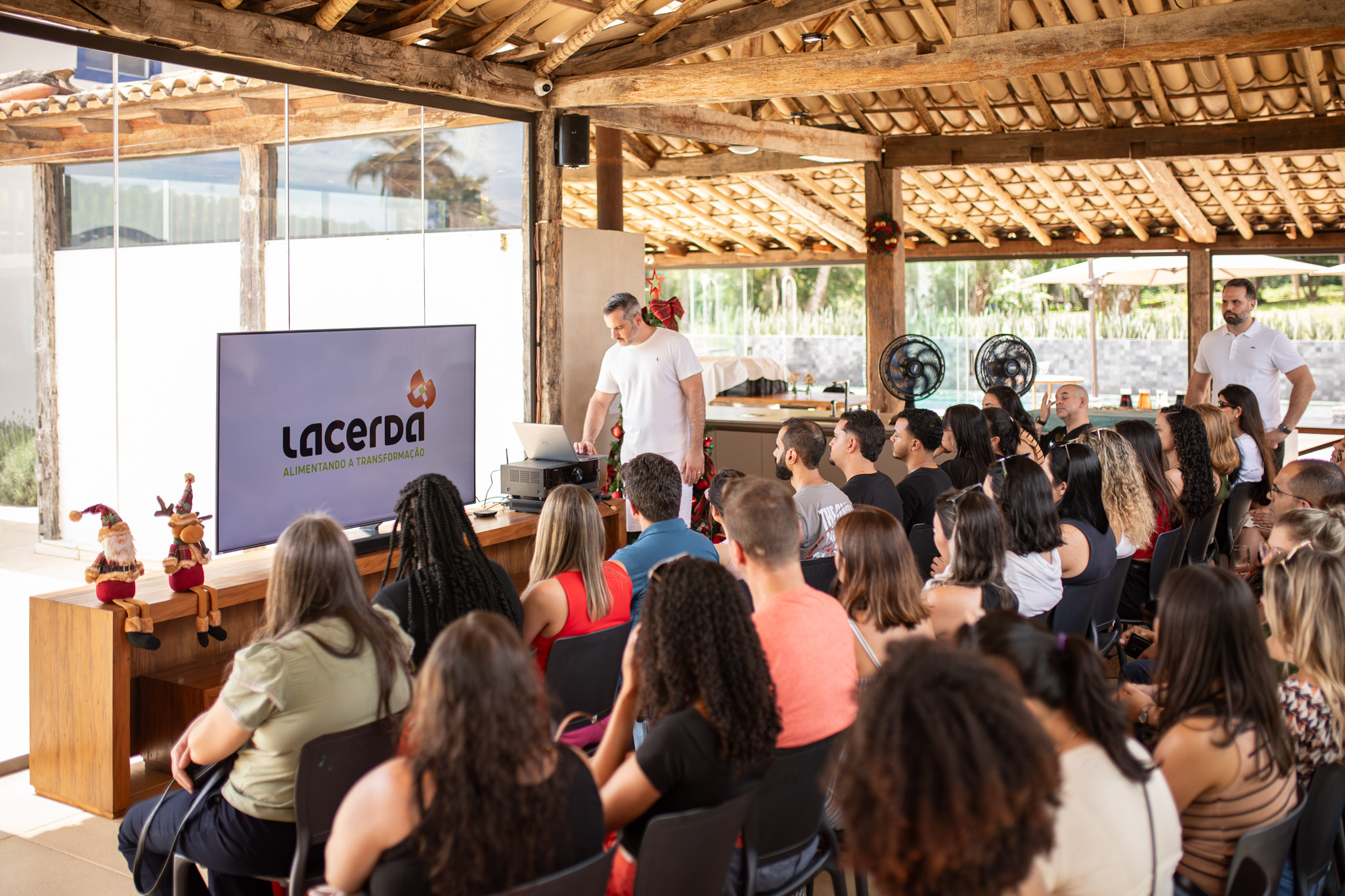 LACERDA ALIMENTAÇÃO - Festa - Redes Sociais 00101